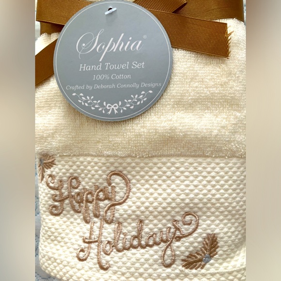 NWT ‼️Beautiful Christmas Embroidered Hand Towels 2 - Pack - Picture 6 of 7